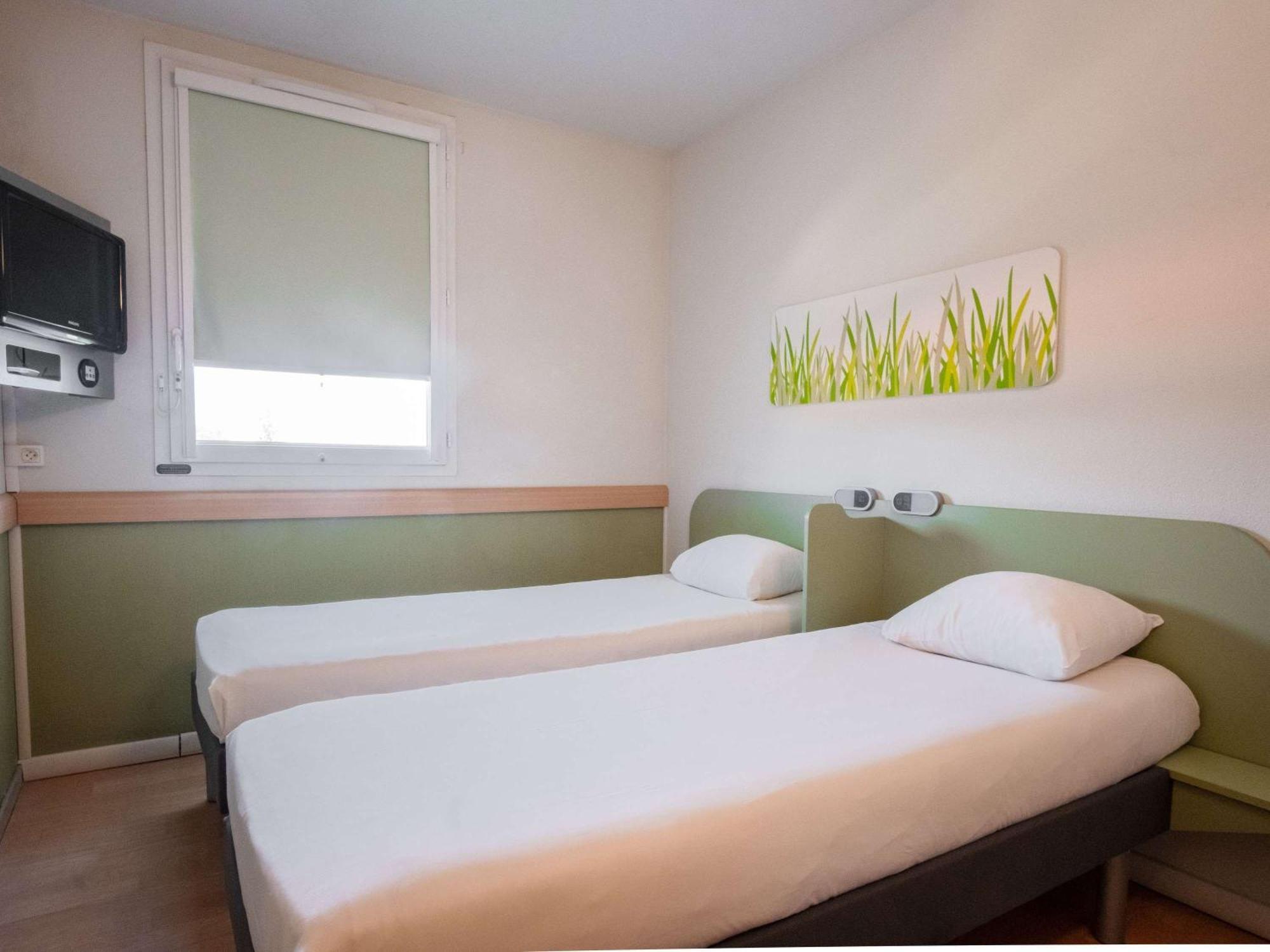 Ibis Budget Montauban Les Chaumes Exterior photo
