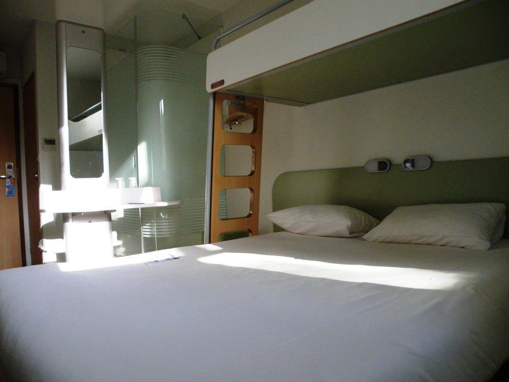 Ibis Budget Montauban Les Chaumes Room photo