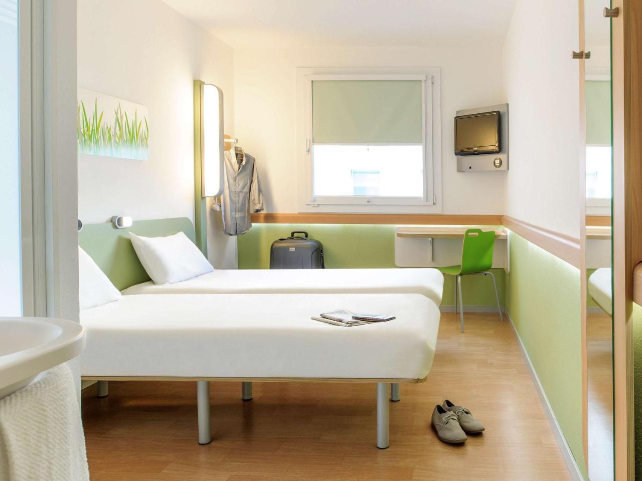 Ibis Budget Montauban Les Chaumes Exterior photo